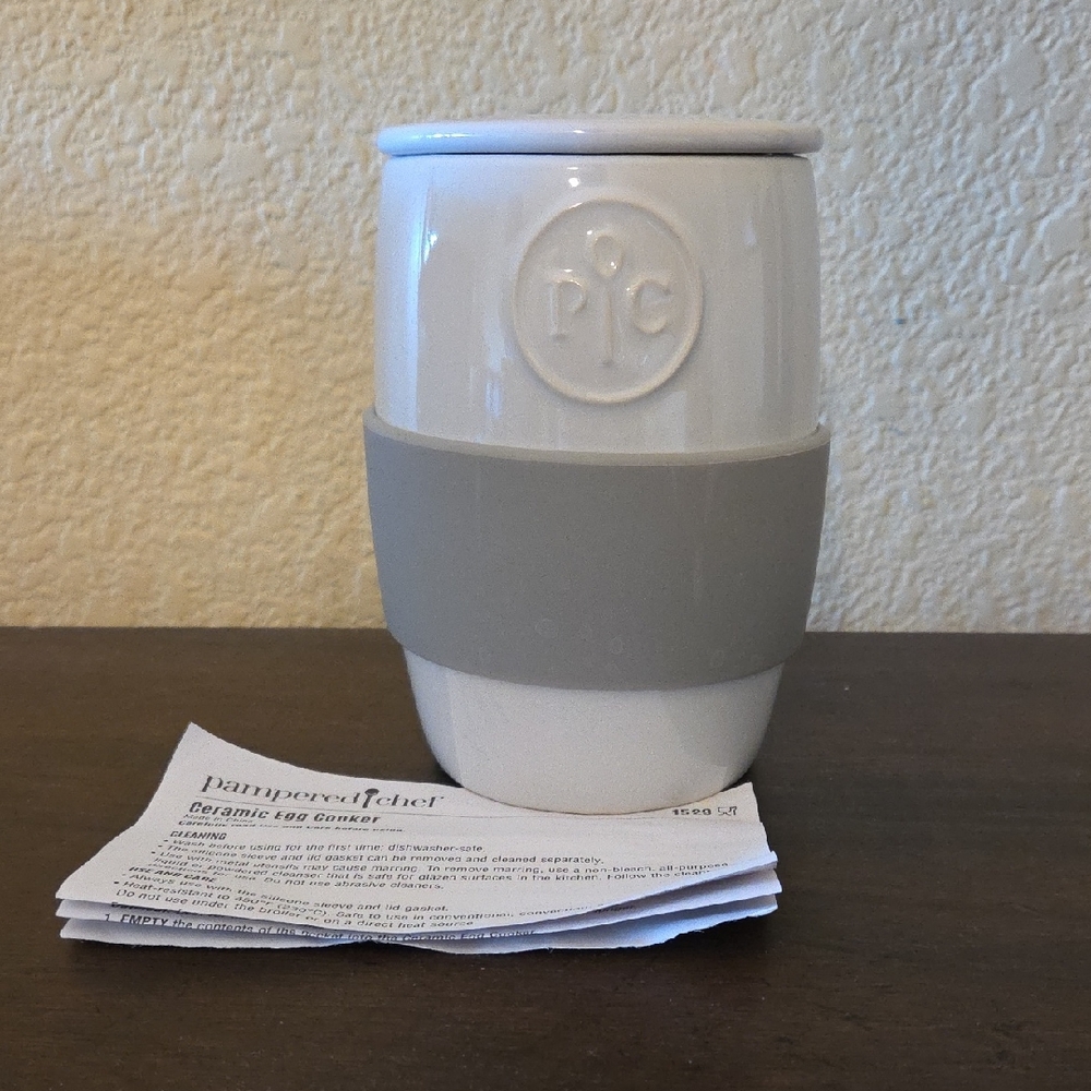 Pampered Chef Ceramic Egg Cooker